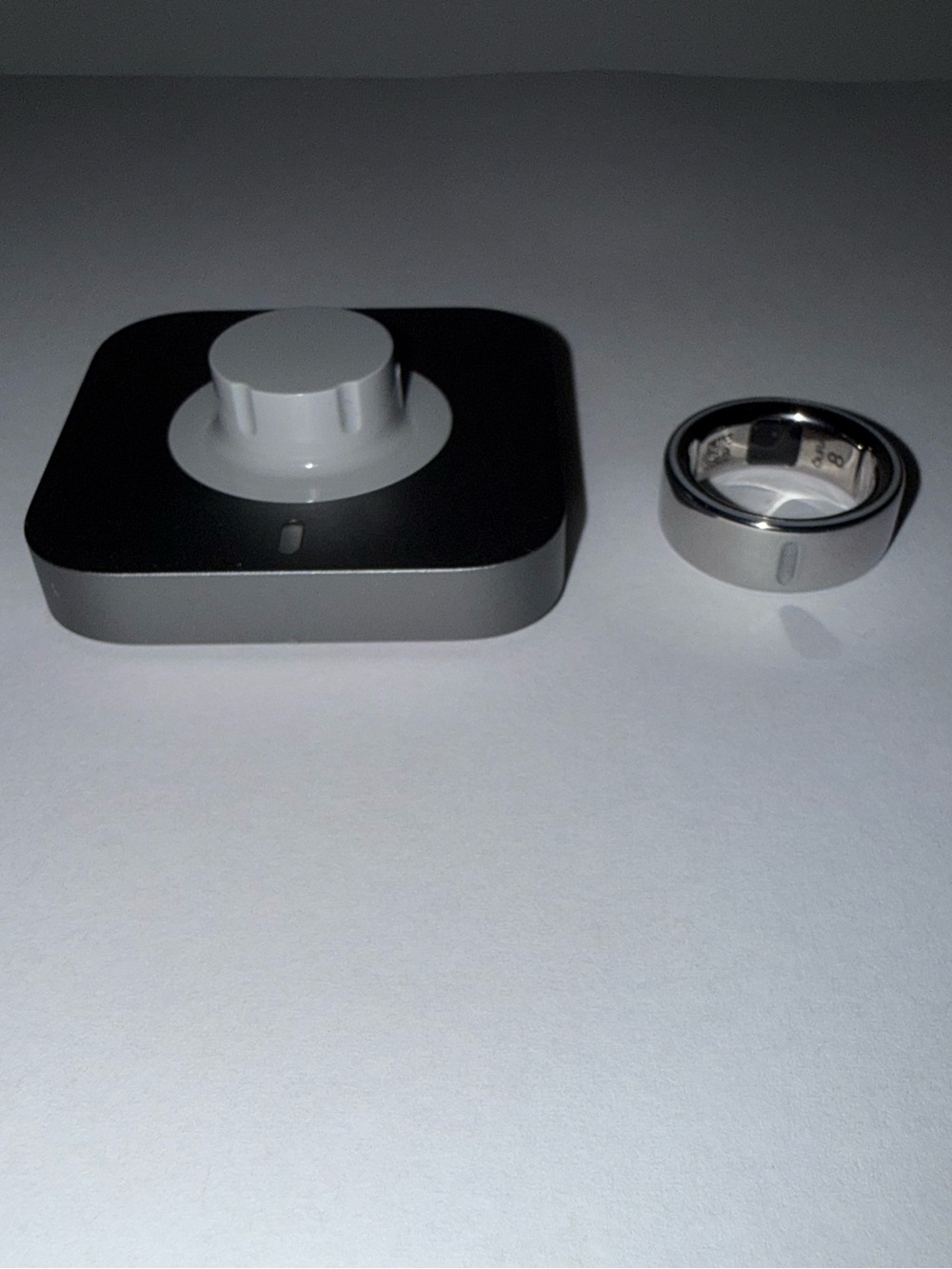 Oura Ring 4 Silver Size 8 – Brand New Warranty Replacement + Charger